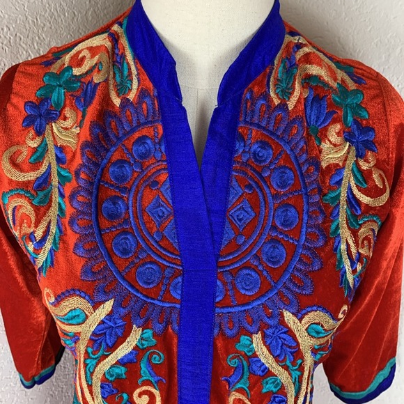 Red Velvet Multicolor Floral Embroidered Long Tunic Top Boho Kurta Sz S/XS - Picture 2 of 12